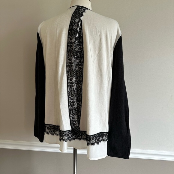 Chico’s CARDIGAN, Size 2, GUC - Picture 2 of 5